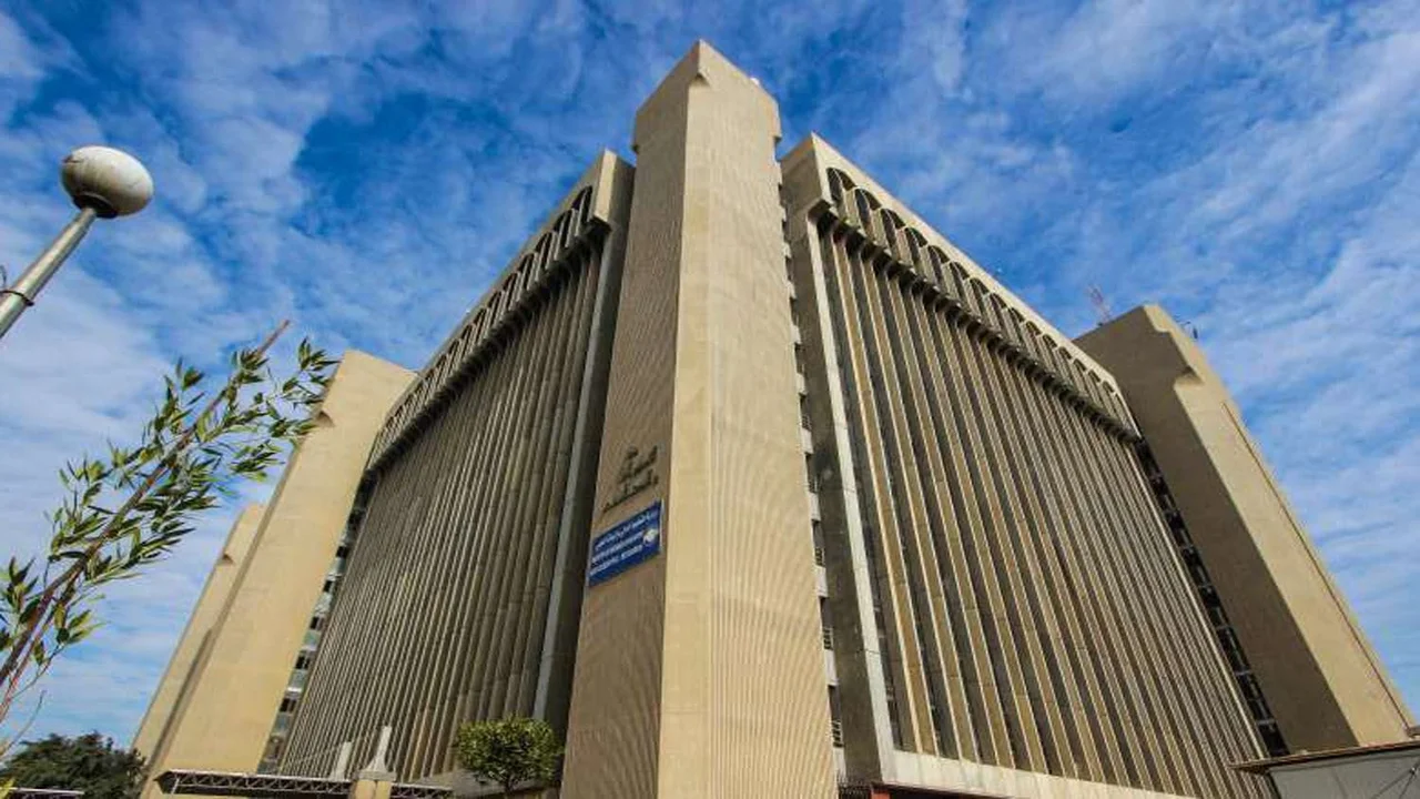 تذبذب أسواق العراق.. أسعار صرف الدولار تسجل أرقاماً جديدة في بغداد وأربيل